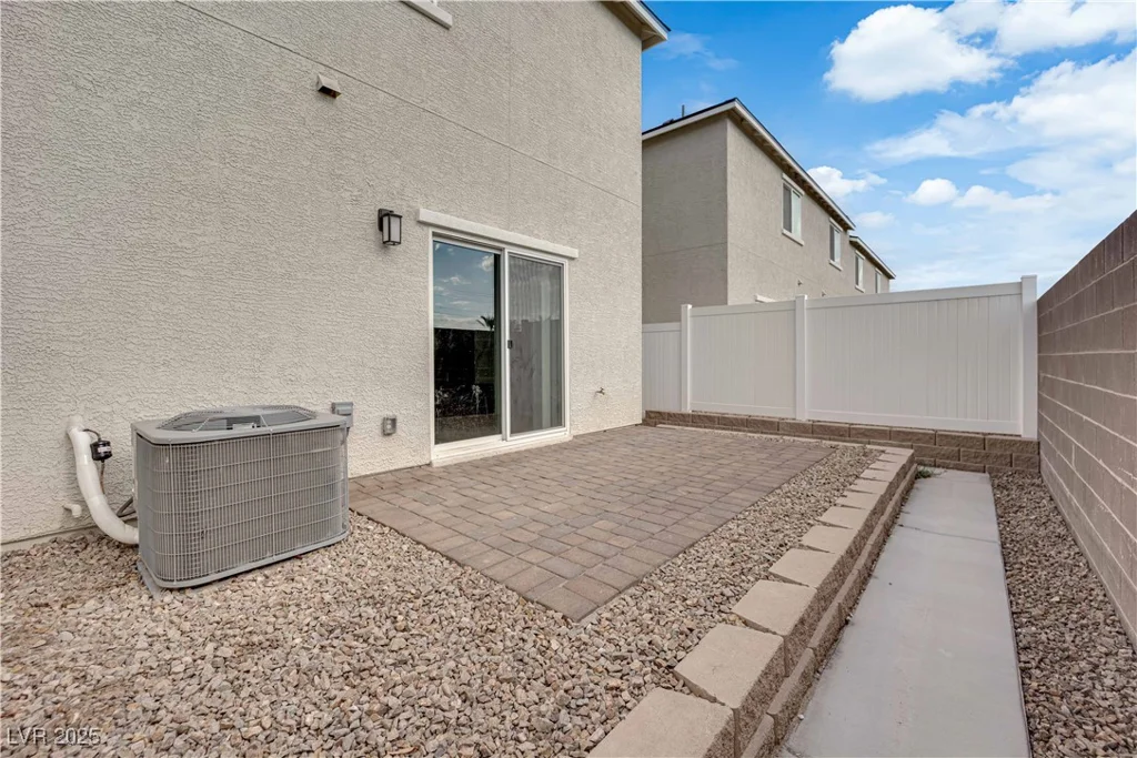 2953 White Selzter, Las Vegas, NV 89122