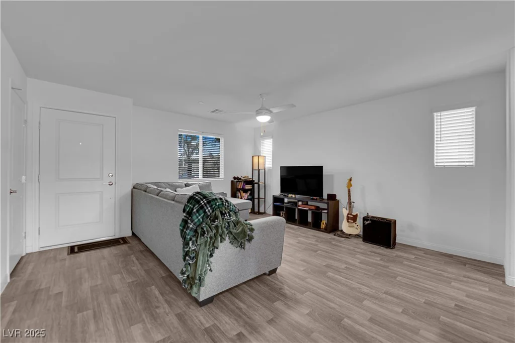 2953 White Selzter, Las Vegas, NV 89122