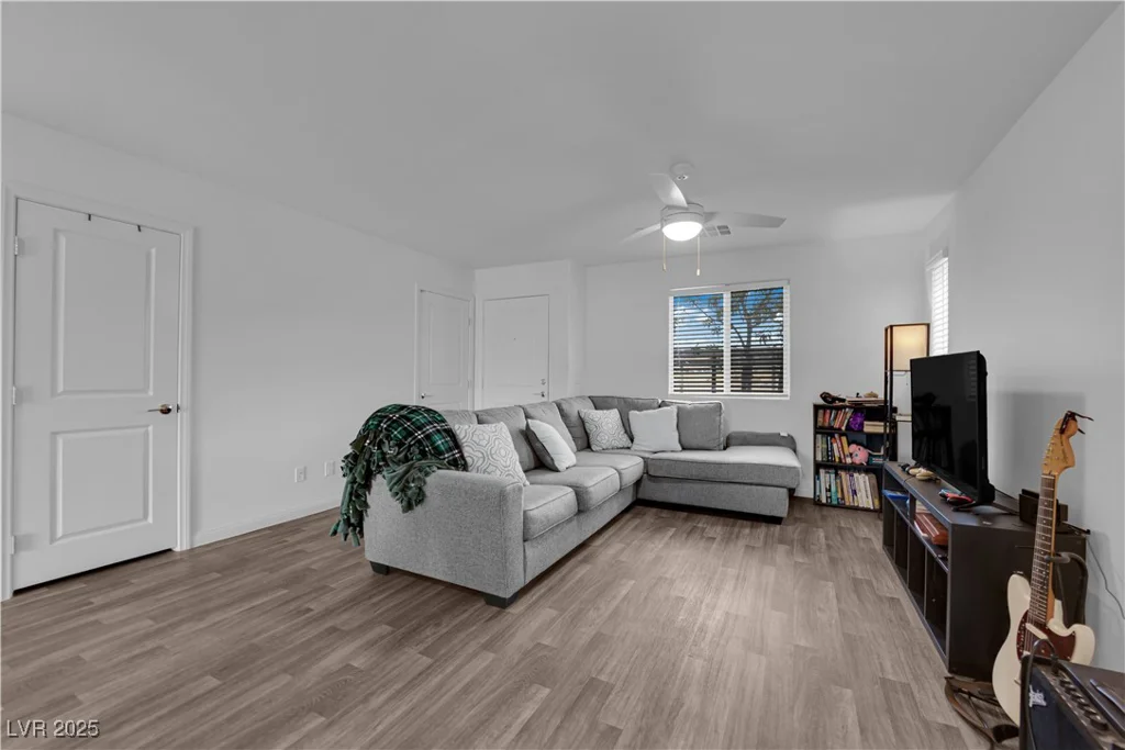 2953 White Selzter, Las Vegas, NV 89122