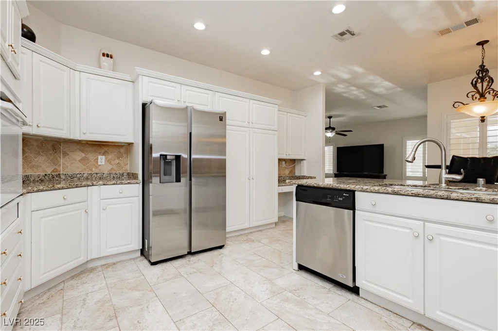 932 Rhyolite, Henderson, NV 89011