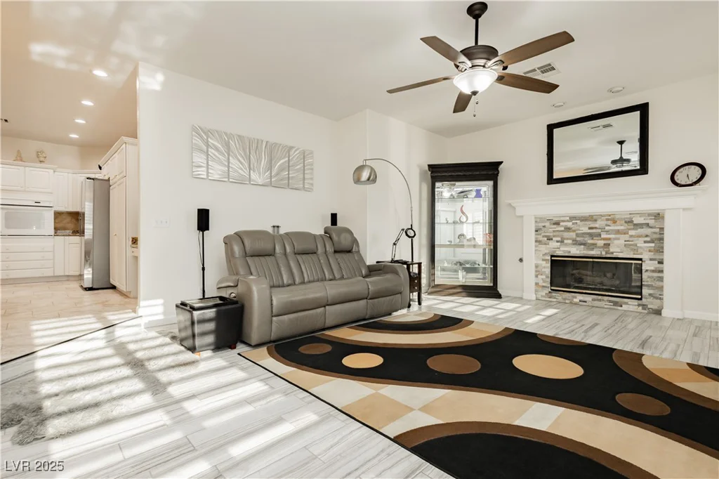 932 Rhyolite, Henderson, NV 89011