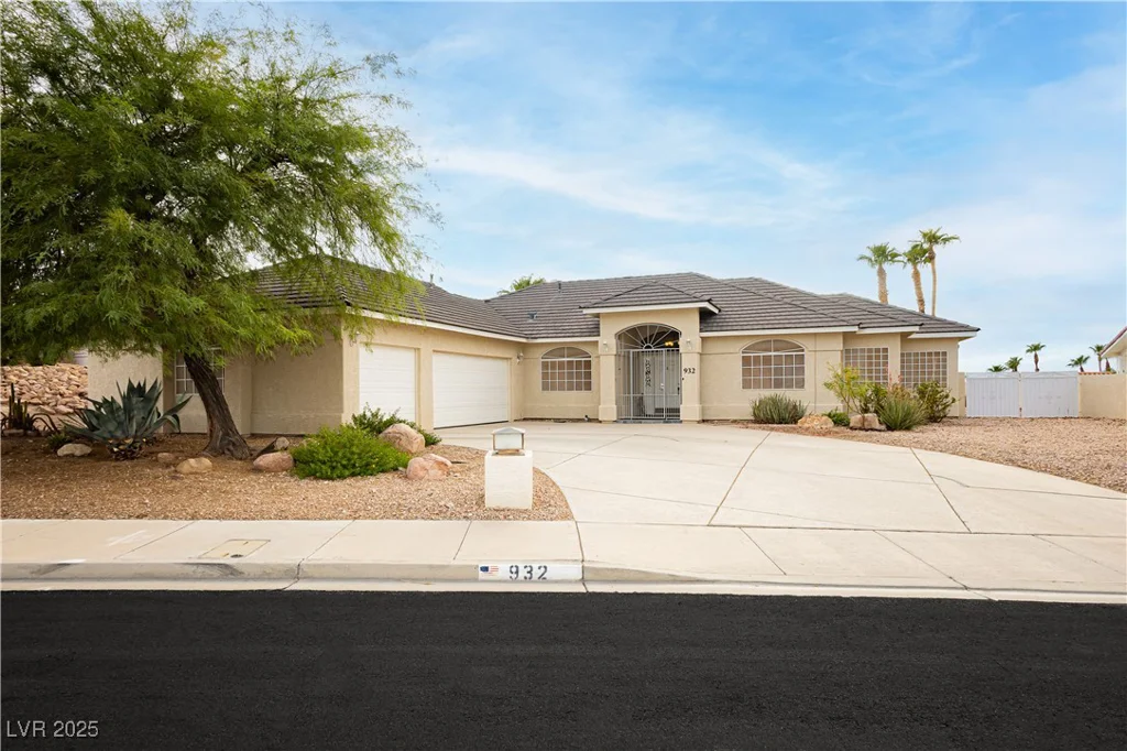 932 Rhyolite, Henderson, NV 89011