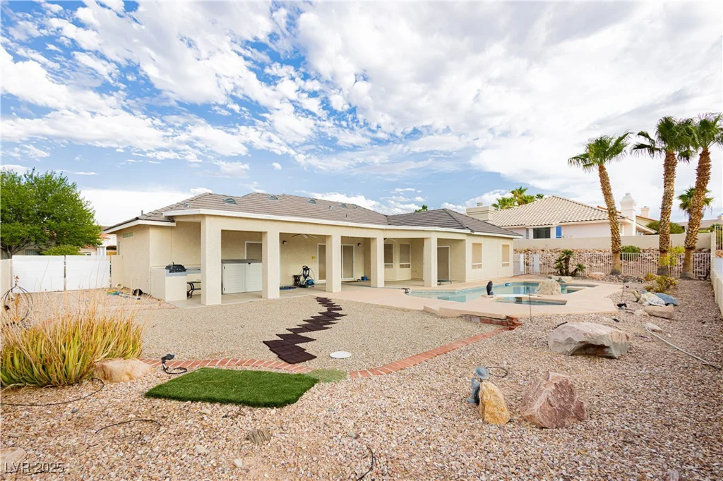 932 Rhyolite, Henderson, NV 89011
