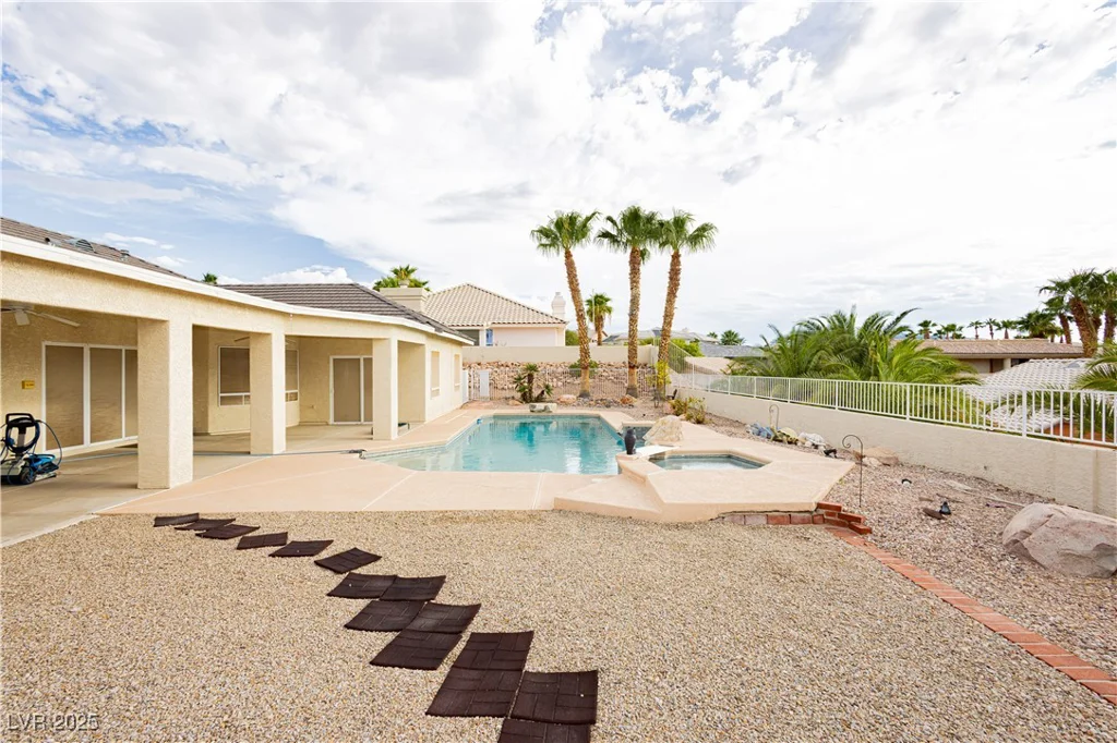 932 Rhyolite, Henderson, NV 89011