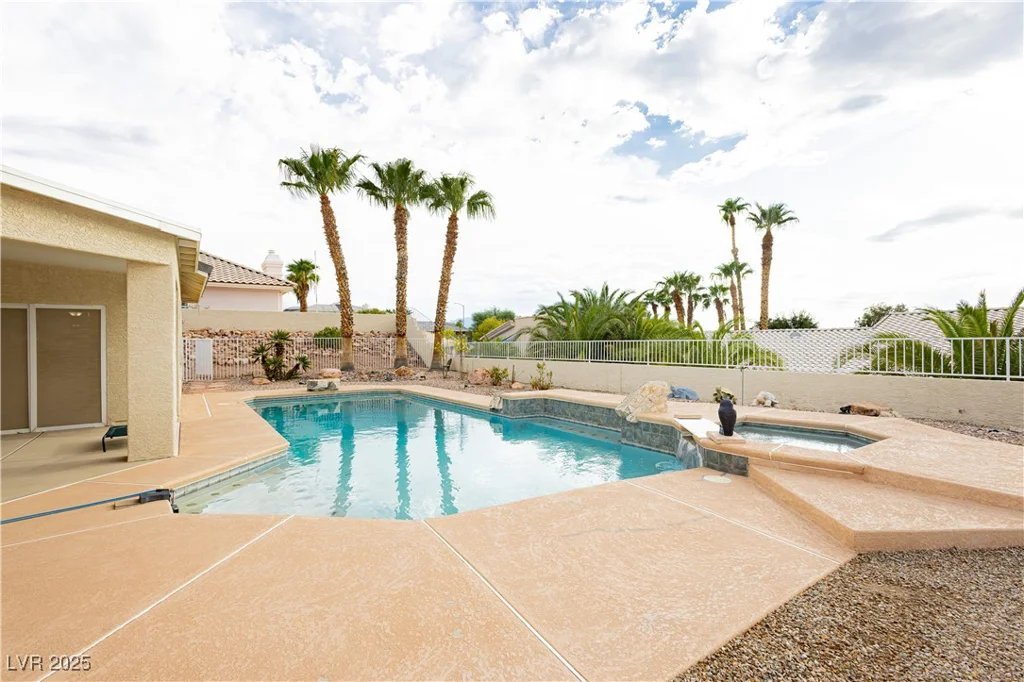 932 Rhyolite, Henderson, NV 89011