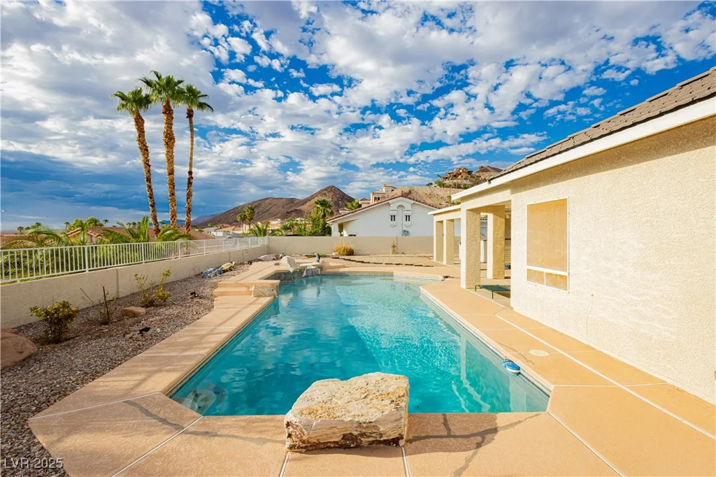 932 Rhyolite, Henderson, NV 89011