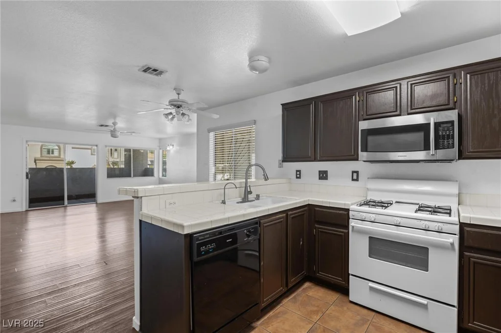 3125 Buffalo, Las Vegas, NV 89128