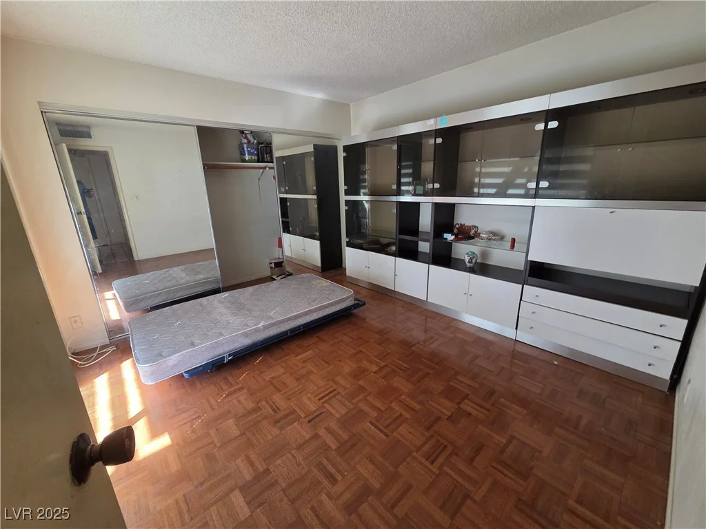 2577 Pera, Las Vegas, NV 89121