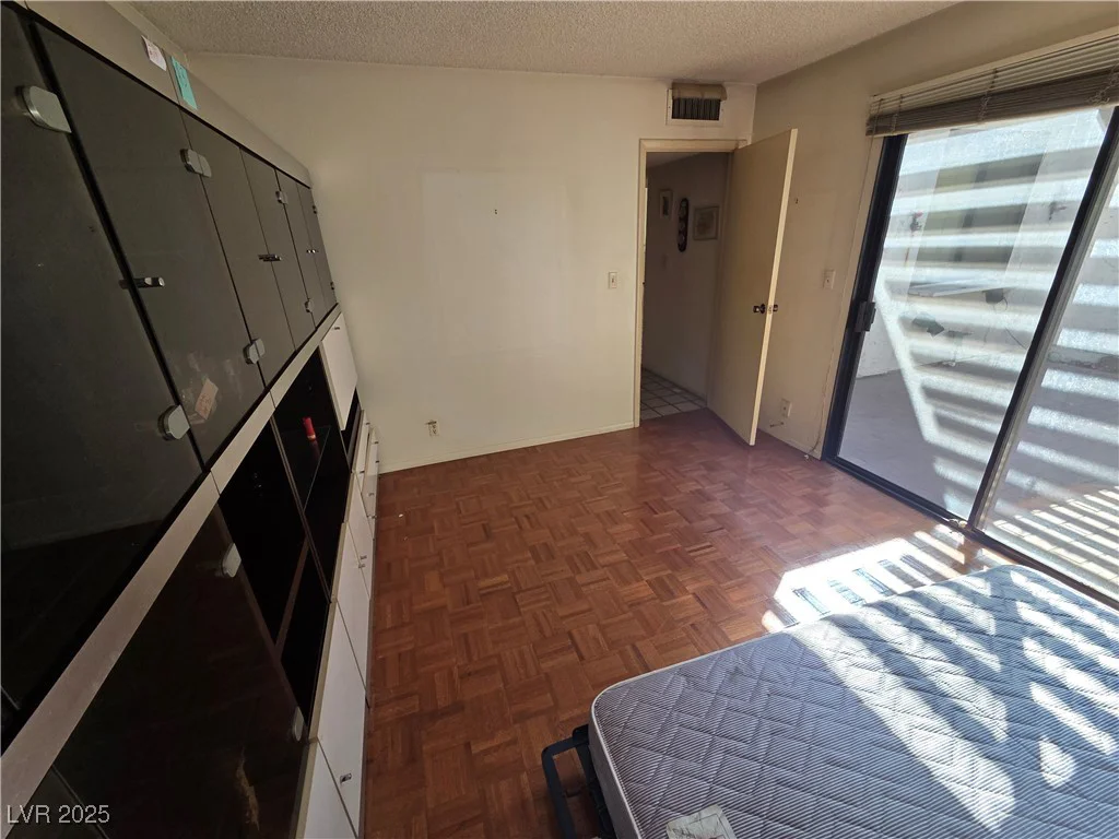 2577 Pera, Las Vegas, NV 89121