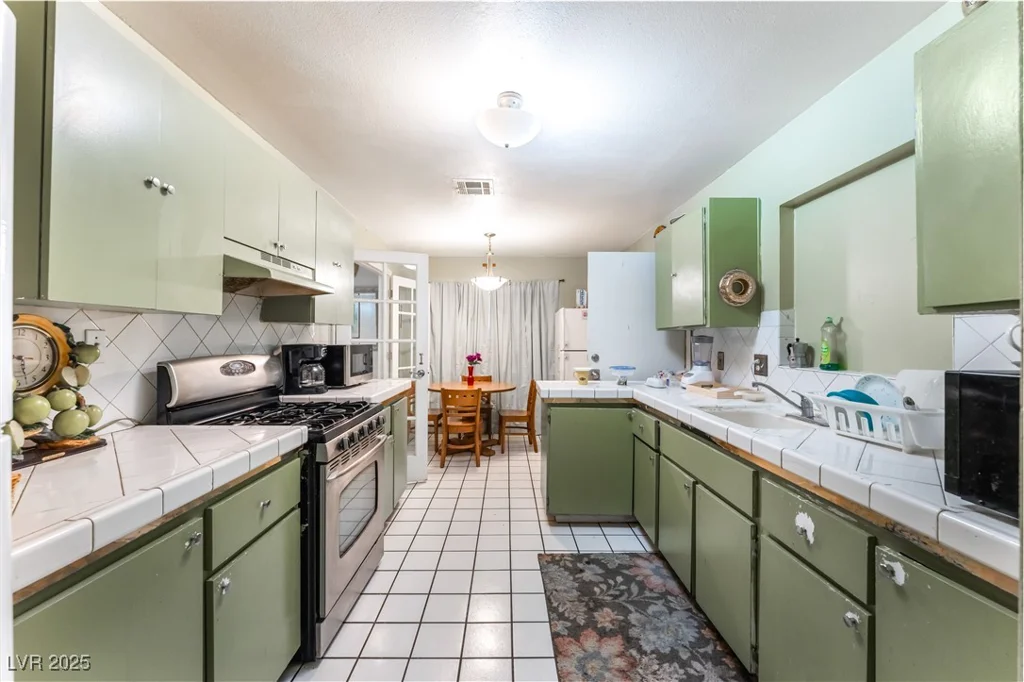 1117 Cold Harbor, North Las Vegas, NV 89030