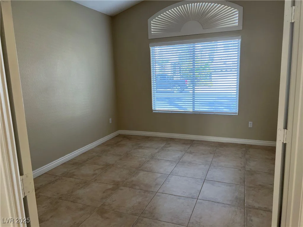 8113 Sunset Cove, Las Vegas, NV 89128