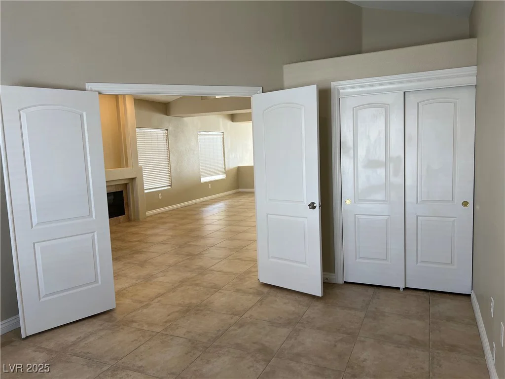 8113 Sunset Cove, Las Vegas, NV 89128