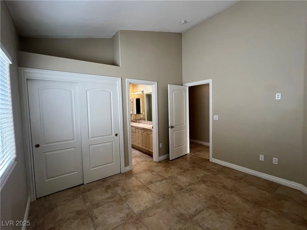 8113 Sunset Cove, Las Vegas, NV 89128