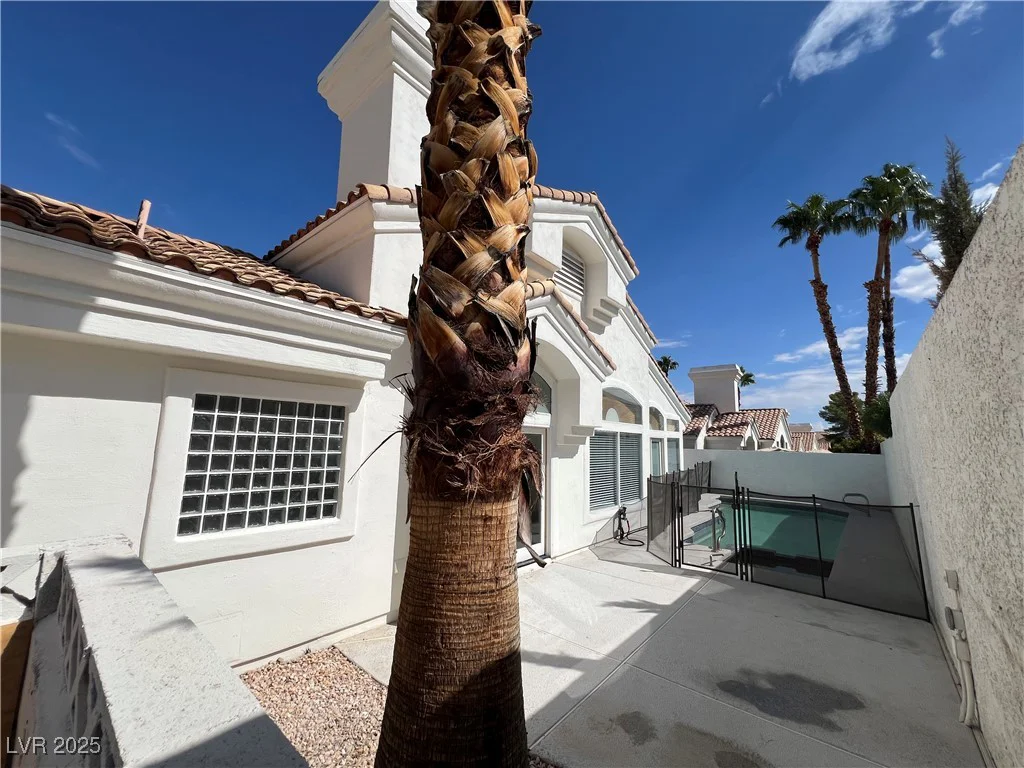 8113 Sunset Cove, Las Vegas, NV 89128