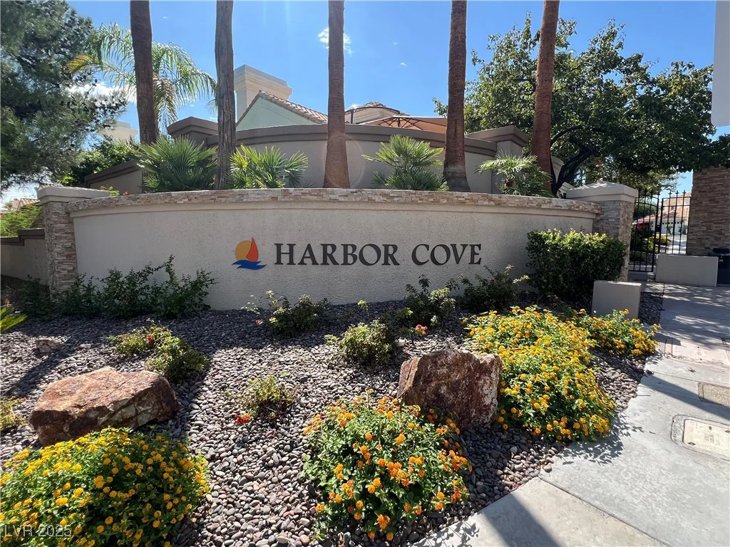8113 Sunset Cove, Las Vegas, NV 89128
