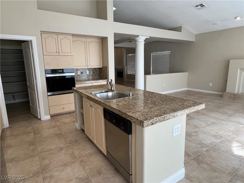 8113 Sunset Cove, Las Vegas, NV 89128