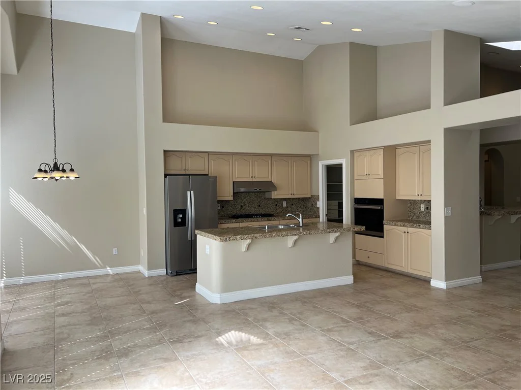 8113 Sunset Cove, Las Vegas, NV 89128