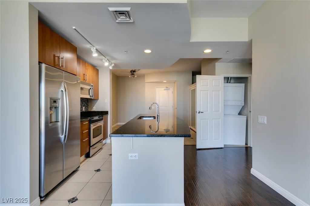 200 Sahara, Las Vegas, NV 89102