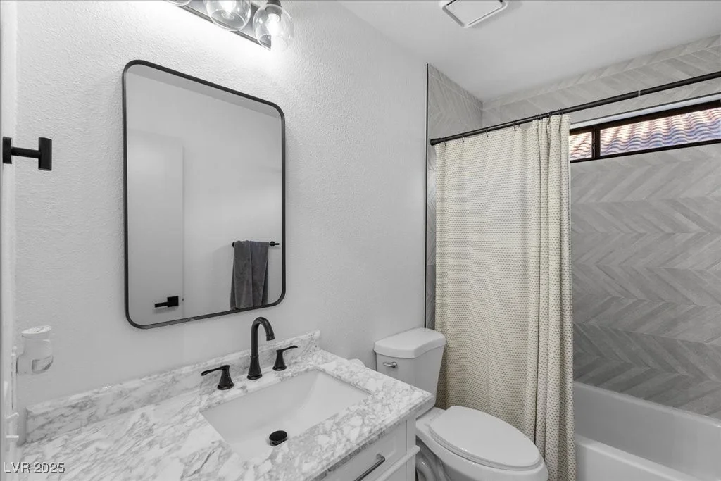 3036 Ocean View, Las Vegas, NV 89117