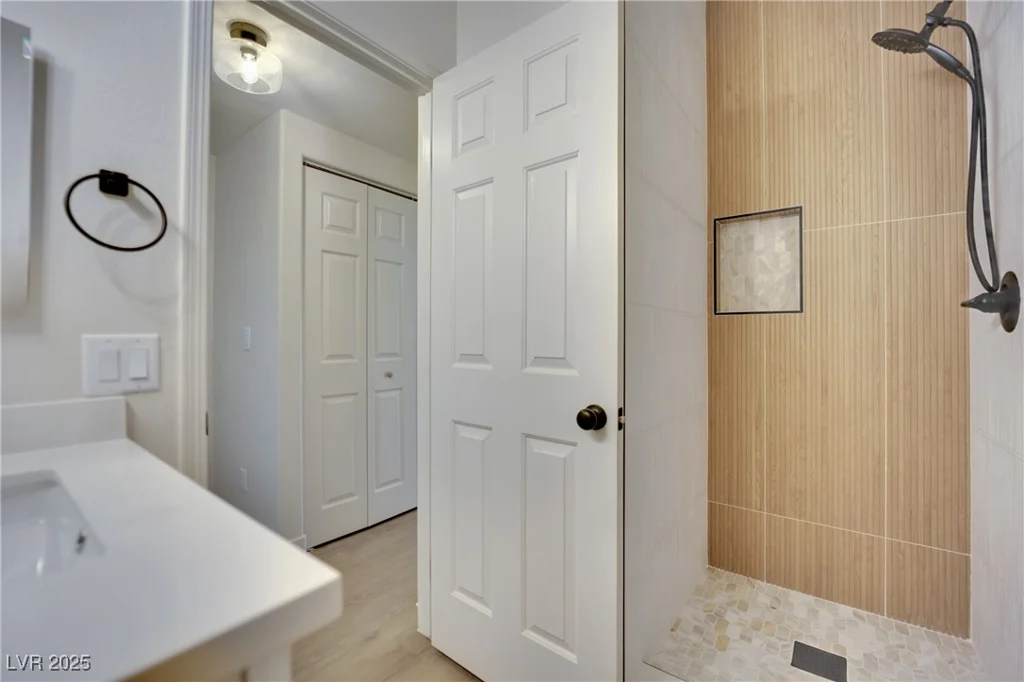 1621 Sandecker, Las Vegas, NV 89146