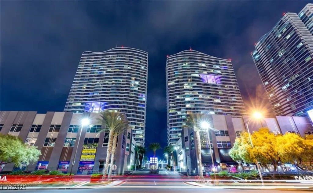 4575 Dean Martin, Las Vegas, NV 89103