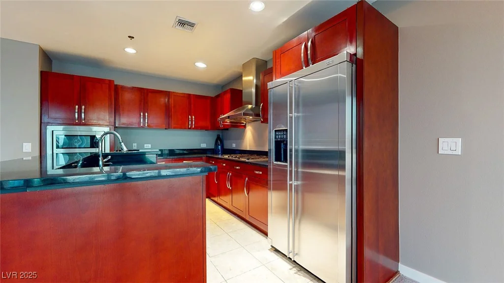 4575 Dean Martin, Las Vegas, NV 89103