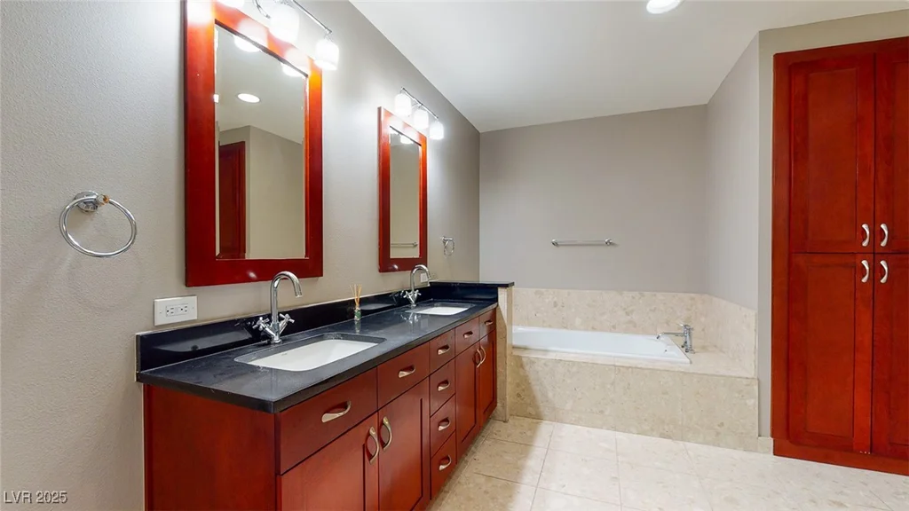 4575 Dean Martin, Las Vegas, NV 89103
