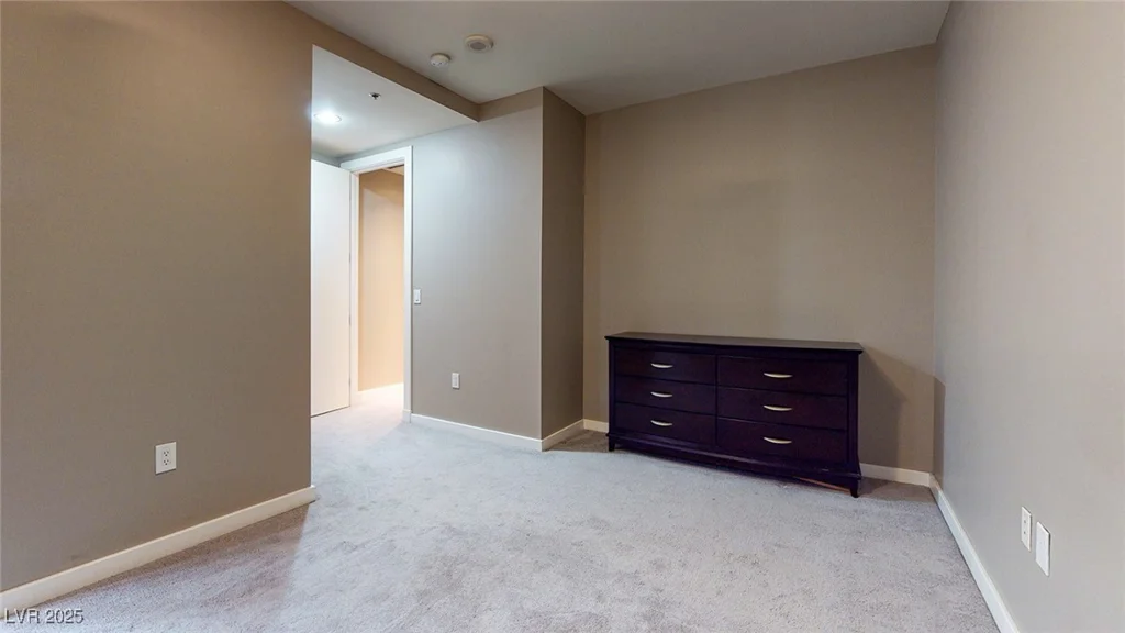 4575 Dean Martin, Las Vegas, NV 89103