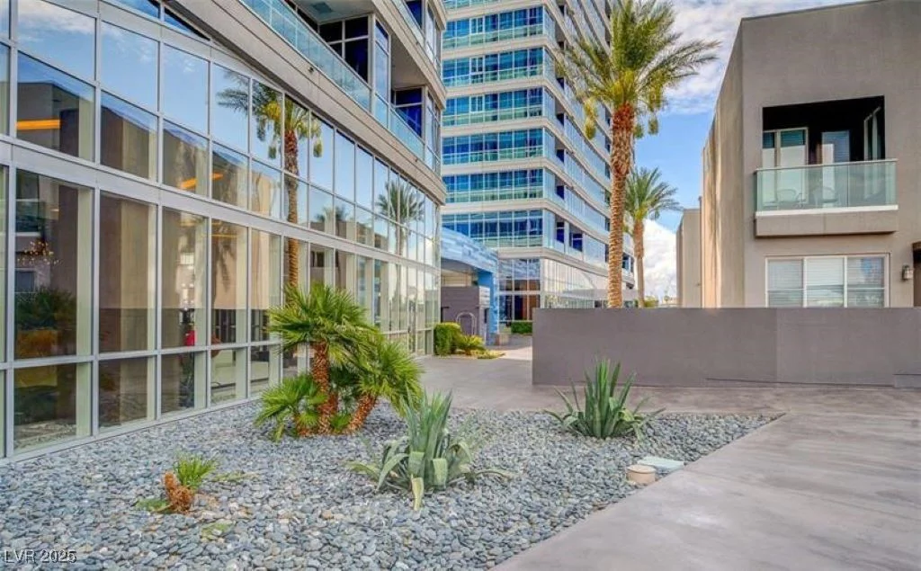 4575 Dean Martin, Las Vegas, NV 89103