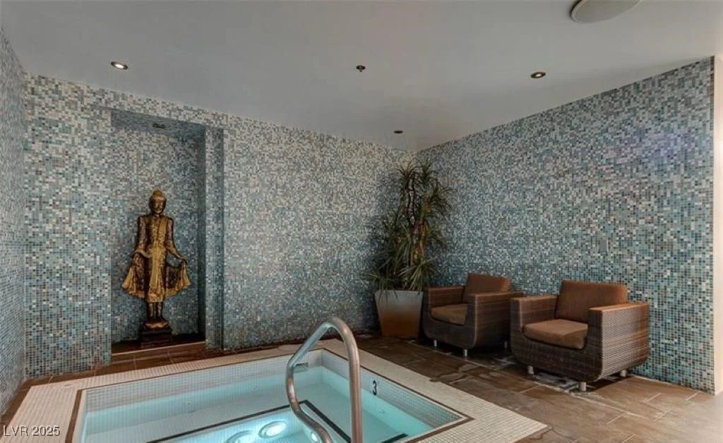 4575 Dean Martin, Las Vegas, NV 89103