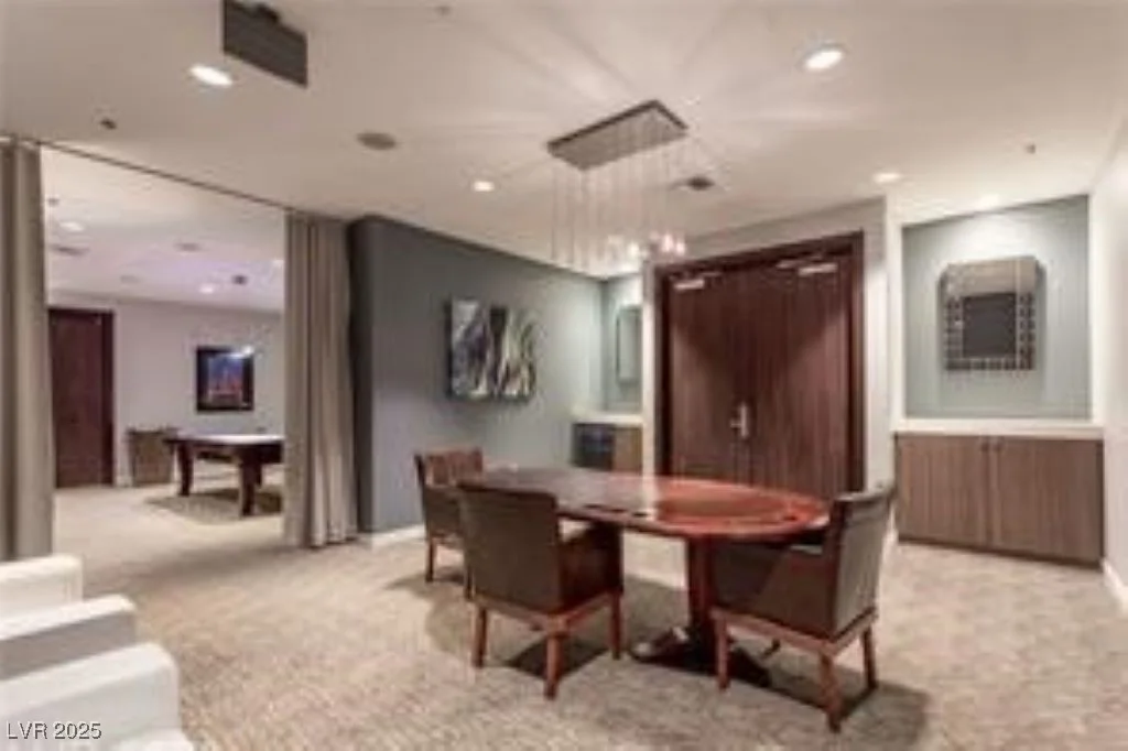 4575 Dean Martin, Las Vegas, NV 89103