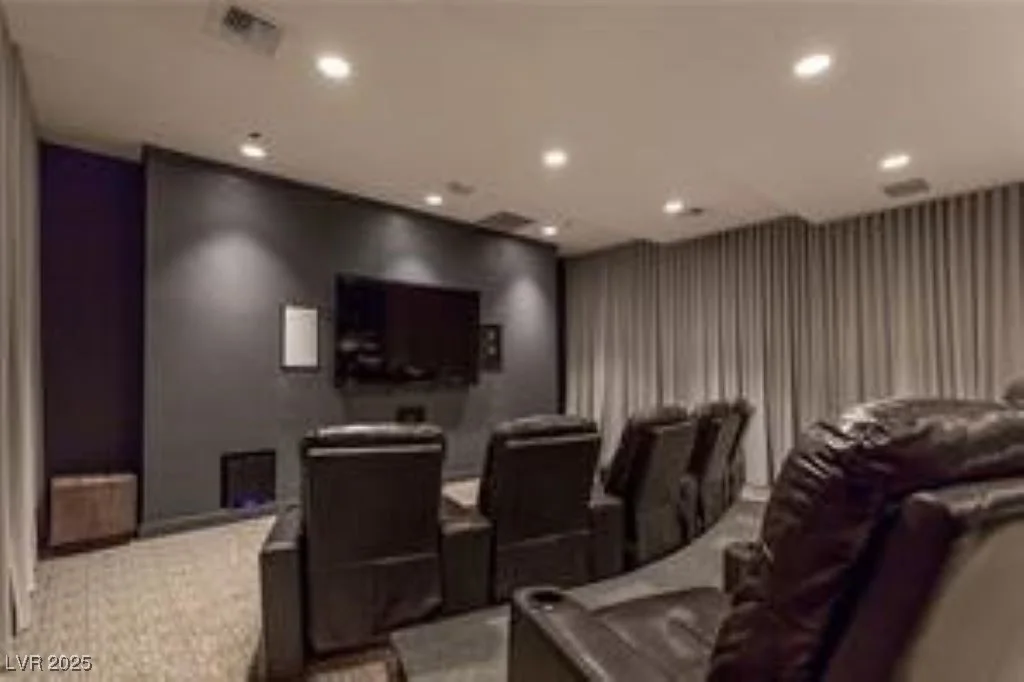 4575 Dean Martin, Las Vegas, NV 89103
