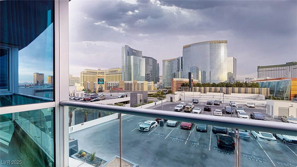 4575 Dean Martin, Las Vegas, NV 89103