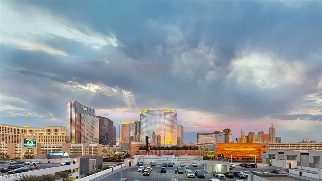 4575 Dean Martin, Las Vegas, NV 89103