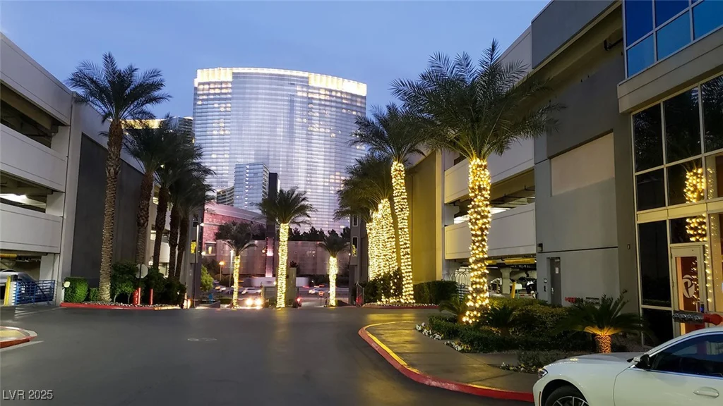 4575 Dean Martin, Las Vegas, NV 89103