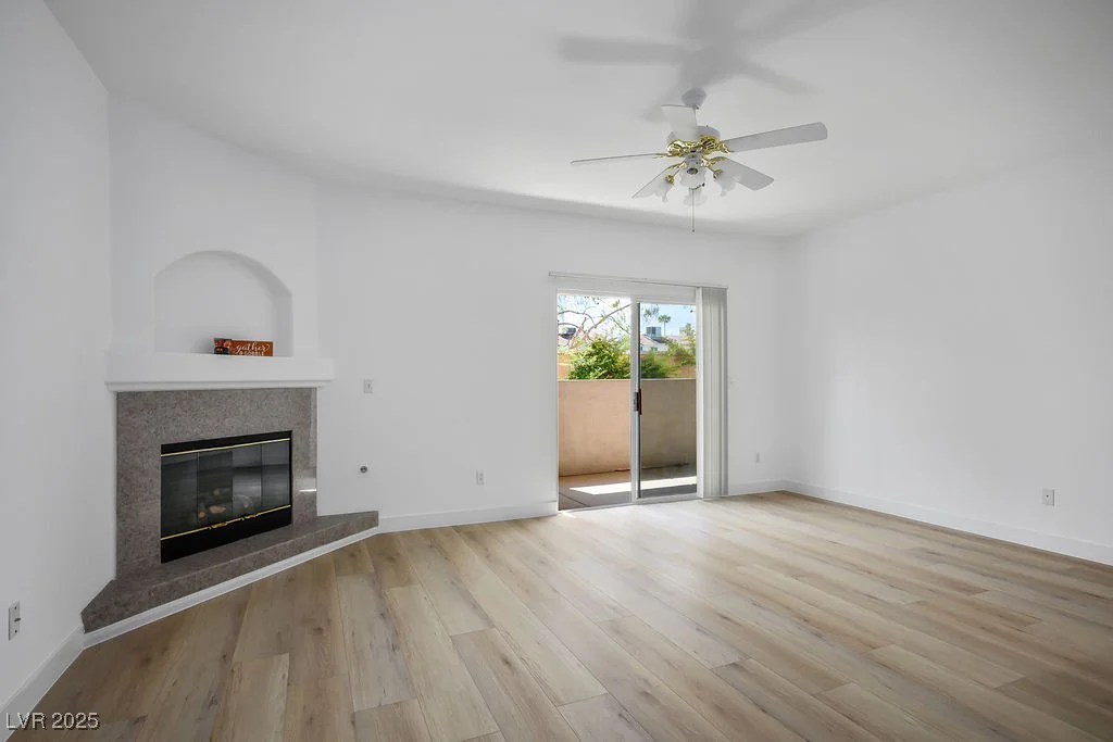 100 Breezy Tree, Las Vegas, NV 89145