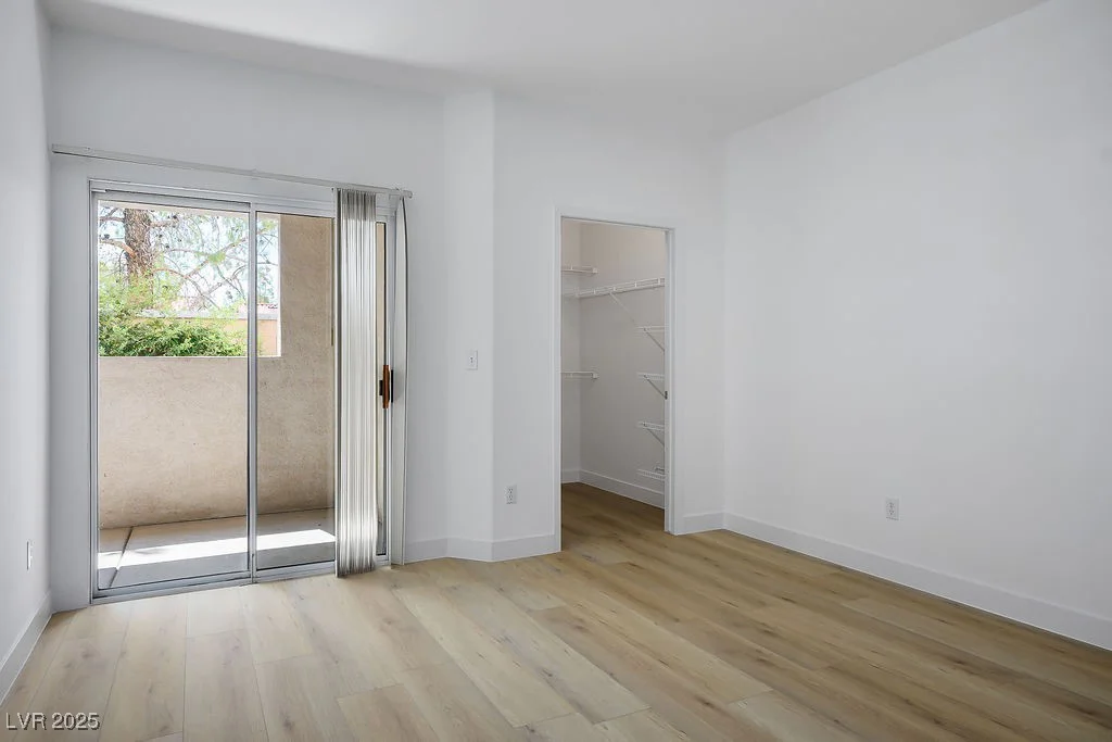 100 Breezy Tree, Las Vegas, NV 89145