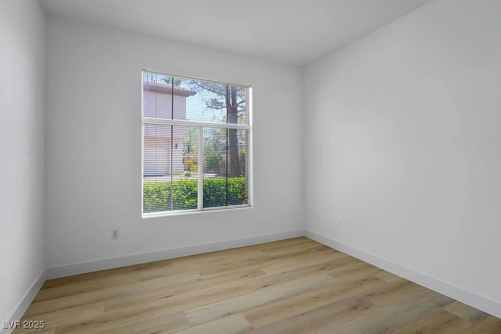 100 Breezy Tree, Las Vegas, NV 89145