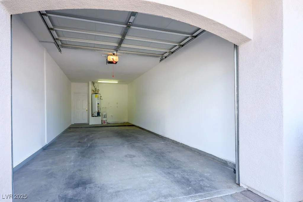 100 Breezy Tree, Las Vegas, NV 89145