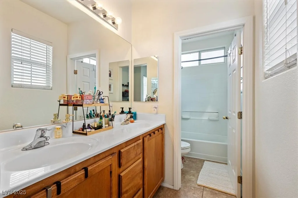 1136 Village Crossing, Las Vegas, NV 89183
