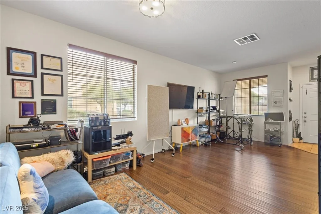 1136 Village Crossing, Las Vegas, NV 89183
