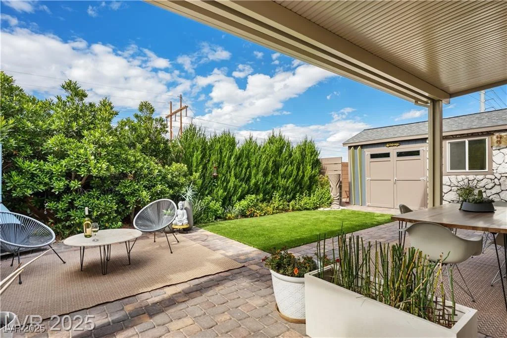 5850 Rockway Glen, Las Vegas, NV 89141