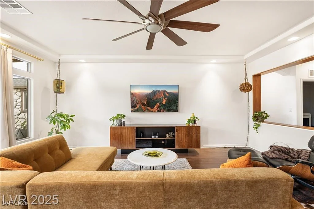 5850 Rockway Glen, Las Vegas, NV 89141
