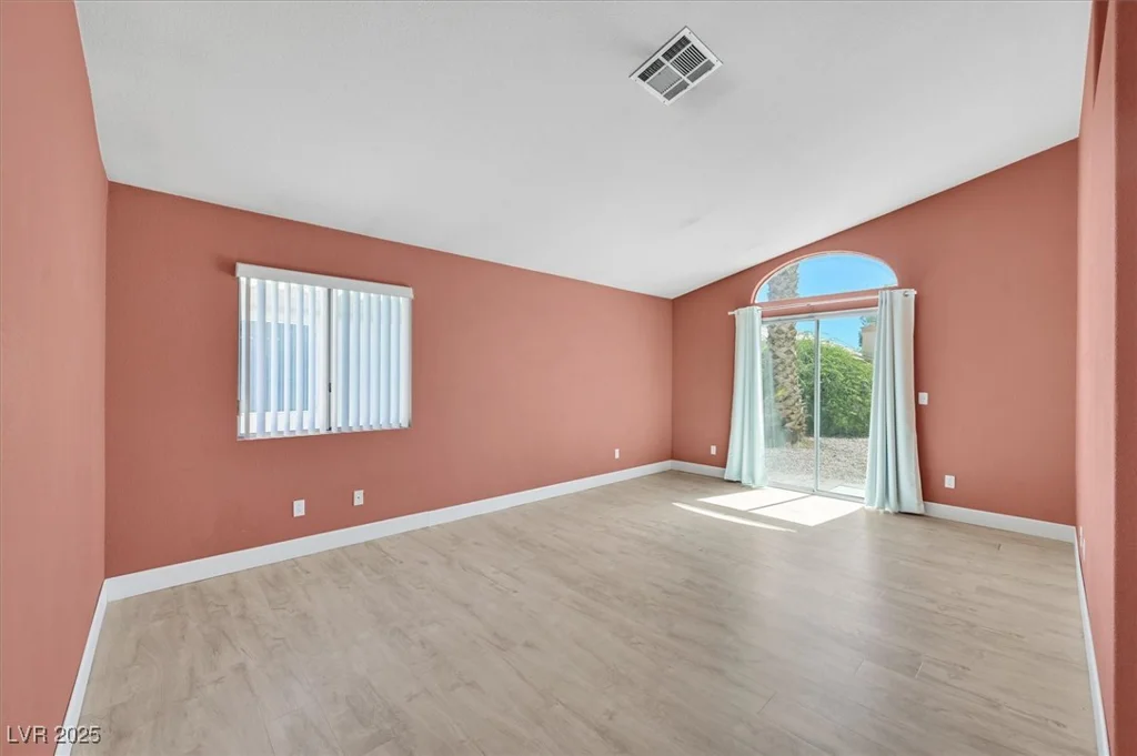 7029 Desert Clover, Las Vegas, NV 89129