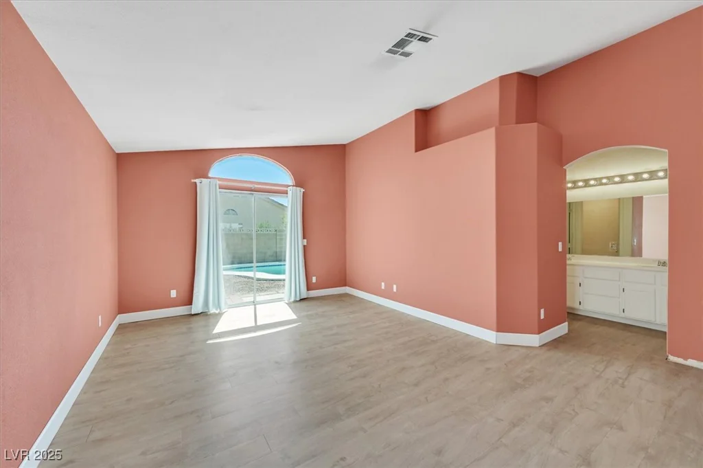 7029 Desert Clover, Las Vegas, NV 89129