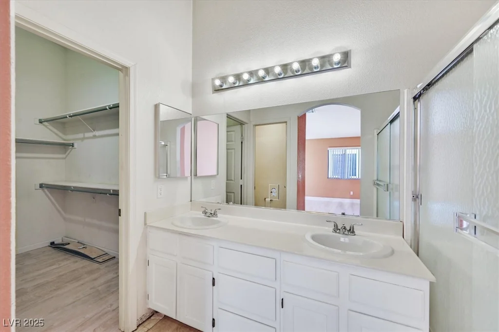 7029 Desert Clover, Las Vegas, NV 89129