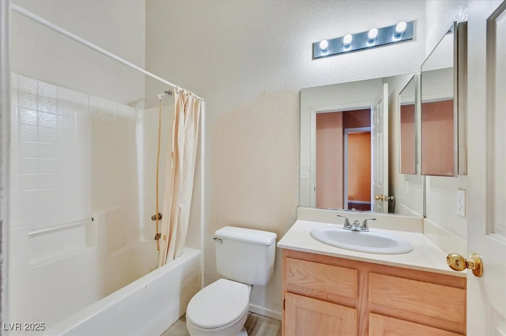7029 Desert Clover, Las Vegas, NV 89129