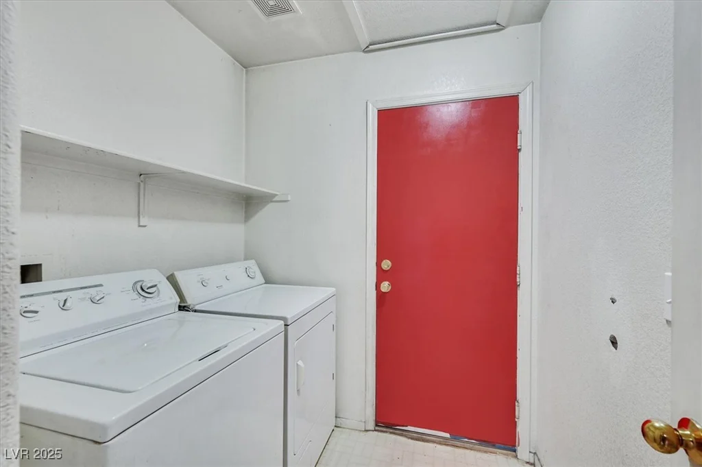 7029 Desert Clover, Las Vegas, NV 89129