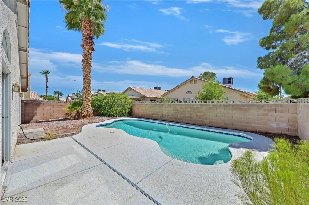 7029 Desert Clover, Las Vegas, NV 89129