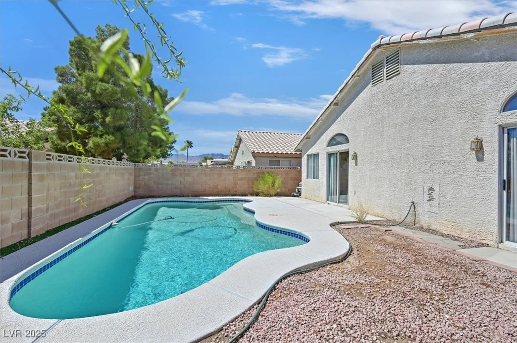 7029 Desert Clover, Las Vegas, NV 89129